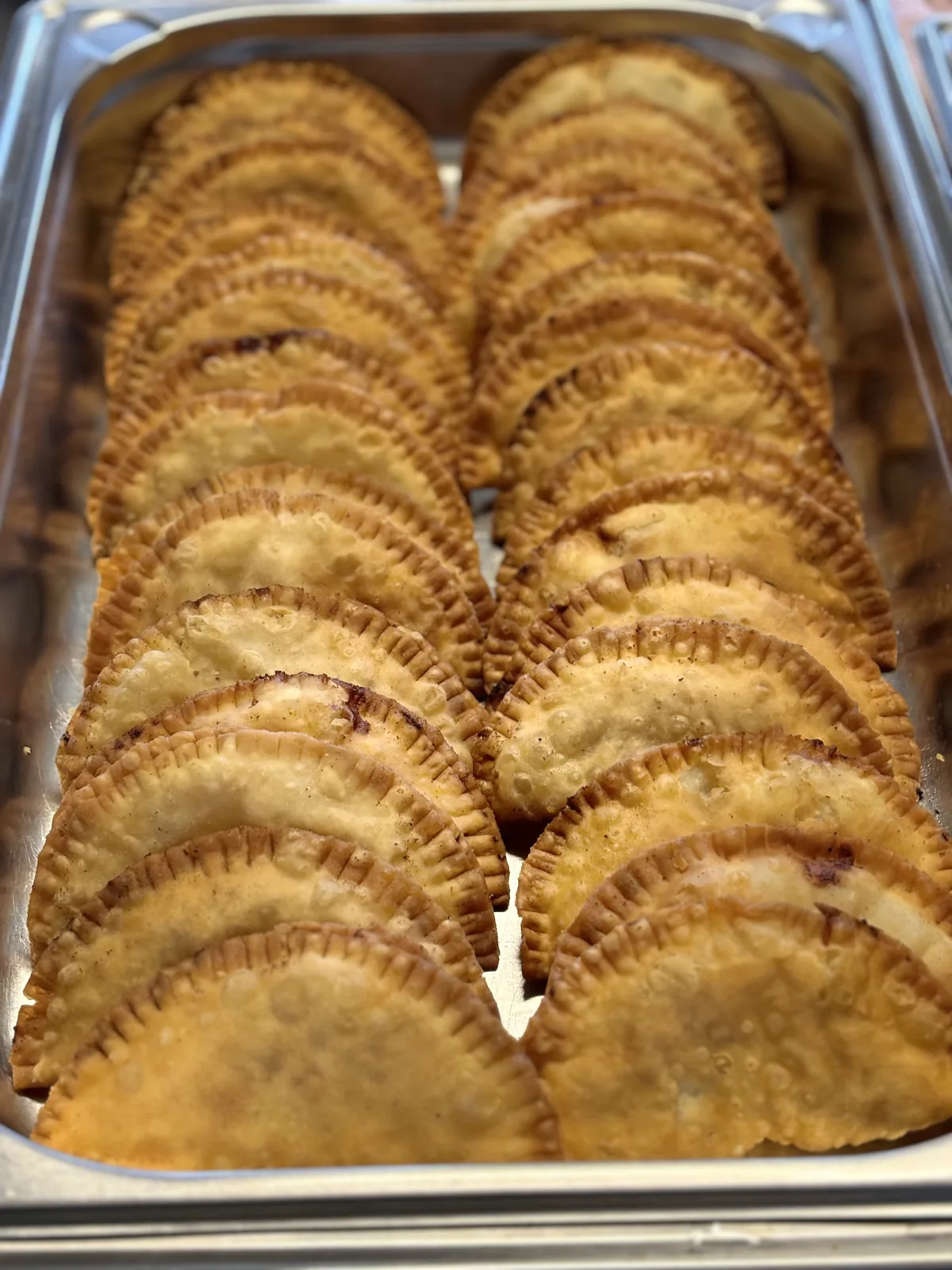 Frisch frittierte Tschebureki vom Catering des Restaurants Mamuschka in Minden